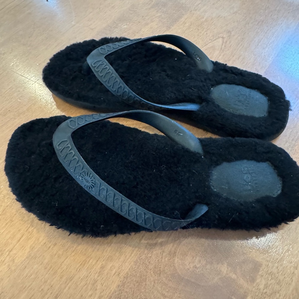 UGG Black Fuzzy flip flop Sandals - Picture 8 of 8